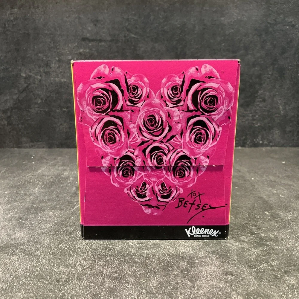 Betsey Johnson I HEART BETSEY Design Kleenex Expressions Ltd Edition NOS 2015